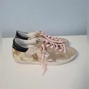 Authentic golden goose camo sneaker pink laces they are a tanish and gold color